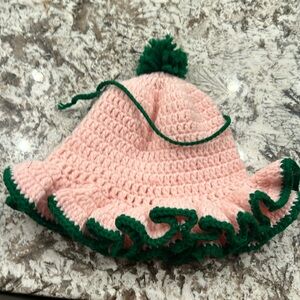 Hand made decorative toilet paper cover made with yarn keeping America 🇺🇸